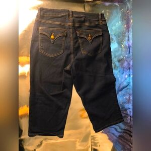 Womens Cropped Blue Jeans